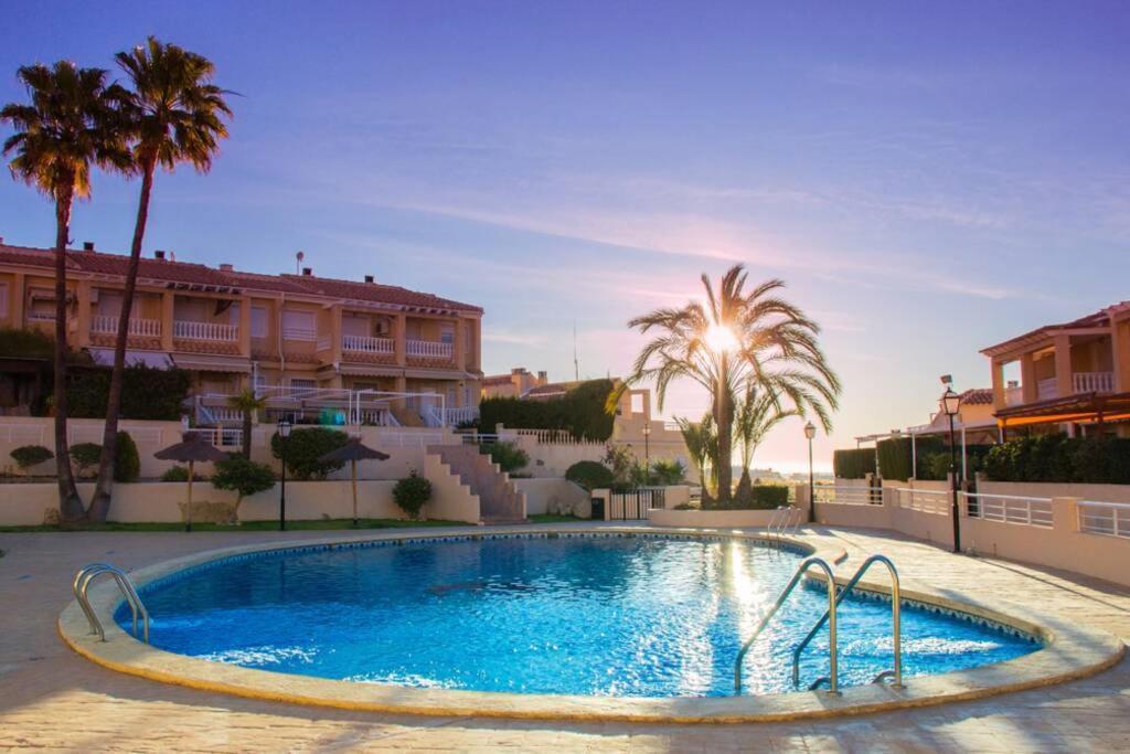 Relájate y disfruta del sol en hermosas playas, apartamento espectacular (Santa Pola) Alicante Exterior foto
